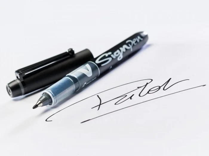 LAPIZ MARCADOR MULTIUSO NEGRO 0.6MM SIGNPEN V PILOT